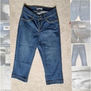 Levi's Cropped Jeans